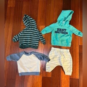 Bundle 0-3 months boys, 3 tops 1 pants.